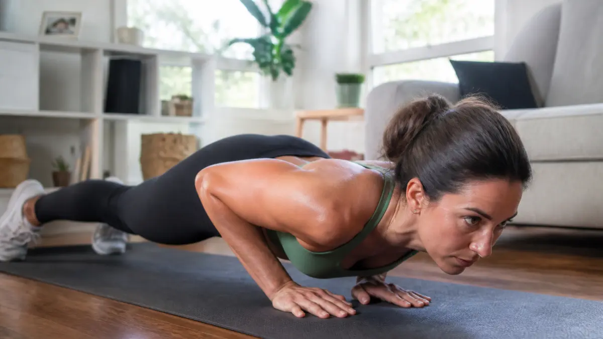 Travailler l’arrière des bras : exercices efficaces pour raffermir les triceps