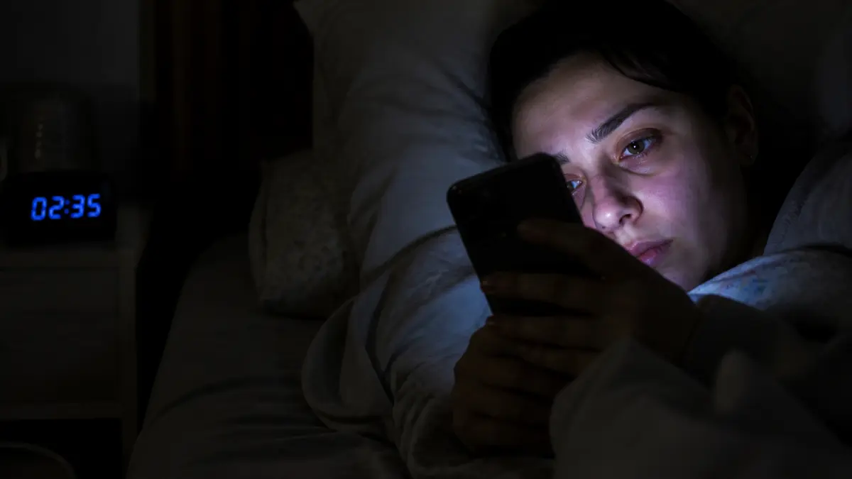 Insomnie : une étude révèle que la fatigue diurne influence les nuits sur TikTok
