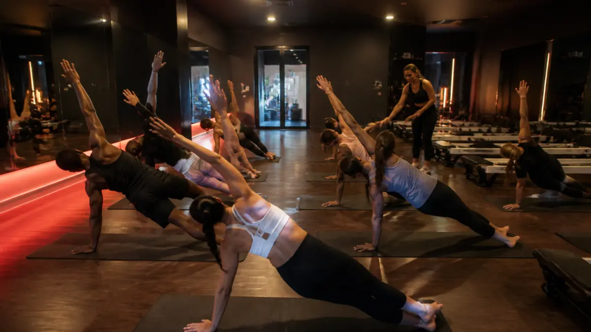 Pourquoi opter pour Poses studio pour combiner yoga et pilates en séance